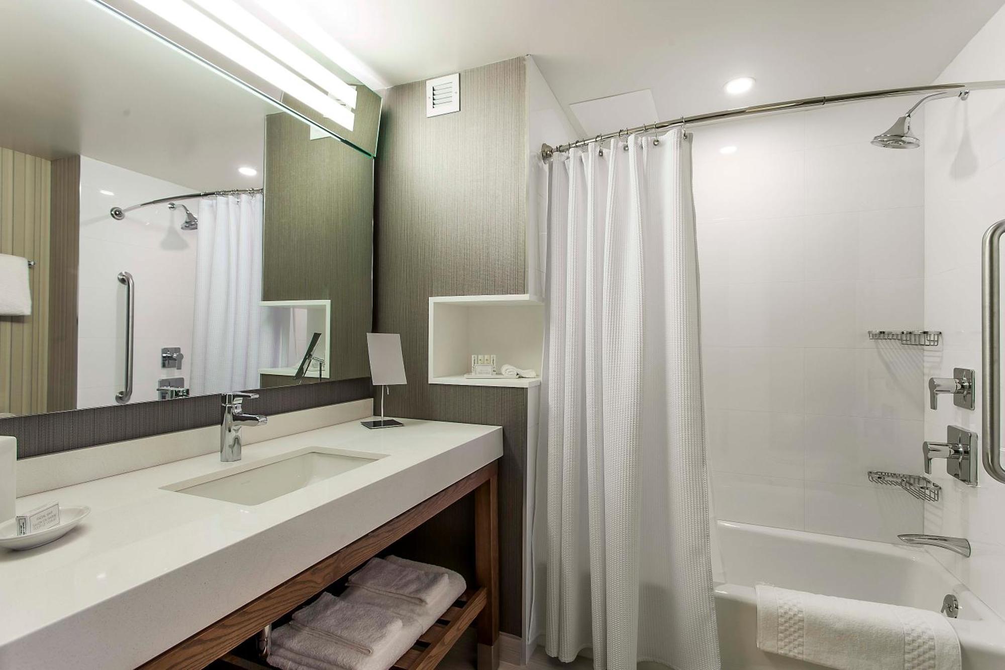 Hotel Courtyard By Marriott Montreal West Island/Baie D'Urfe Exteriér fotografie